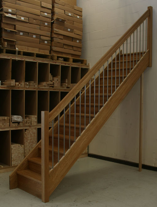 Oak Straight staircase with the European style handrail