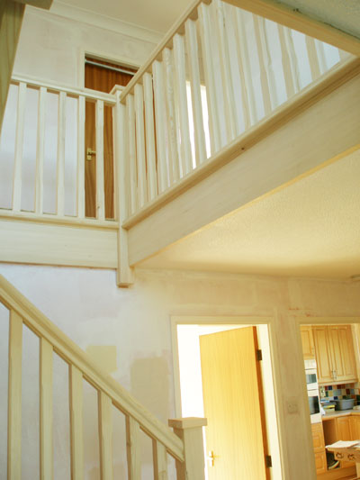 Landing handrail